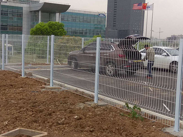 桃形柱護欄網(wǎng).jpg
