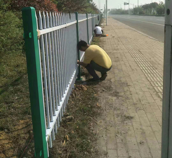 鋅鋼護欄.jpg