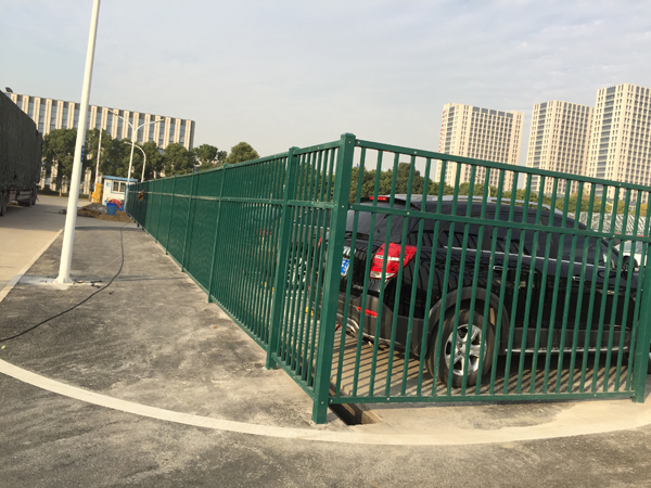 鋅鋼護欄.jpg